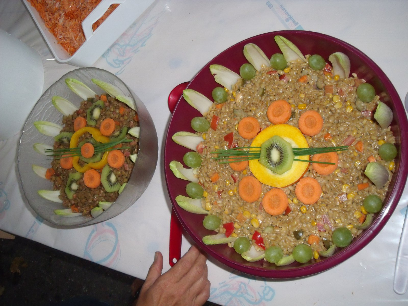 Le buffet des salades, fait par les coopératrices