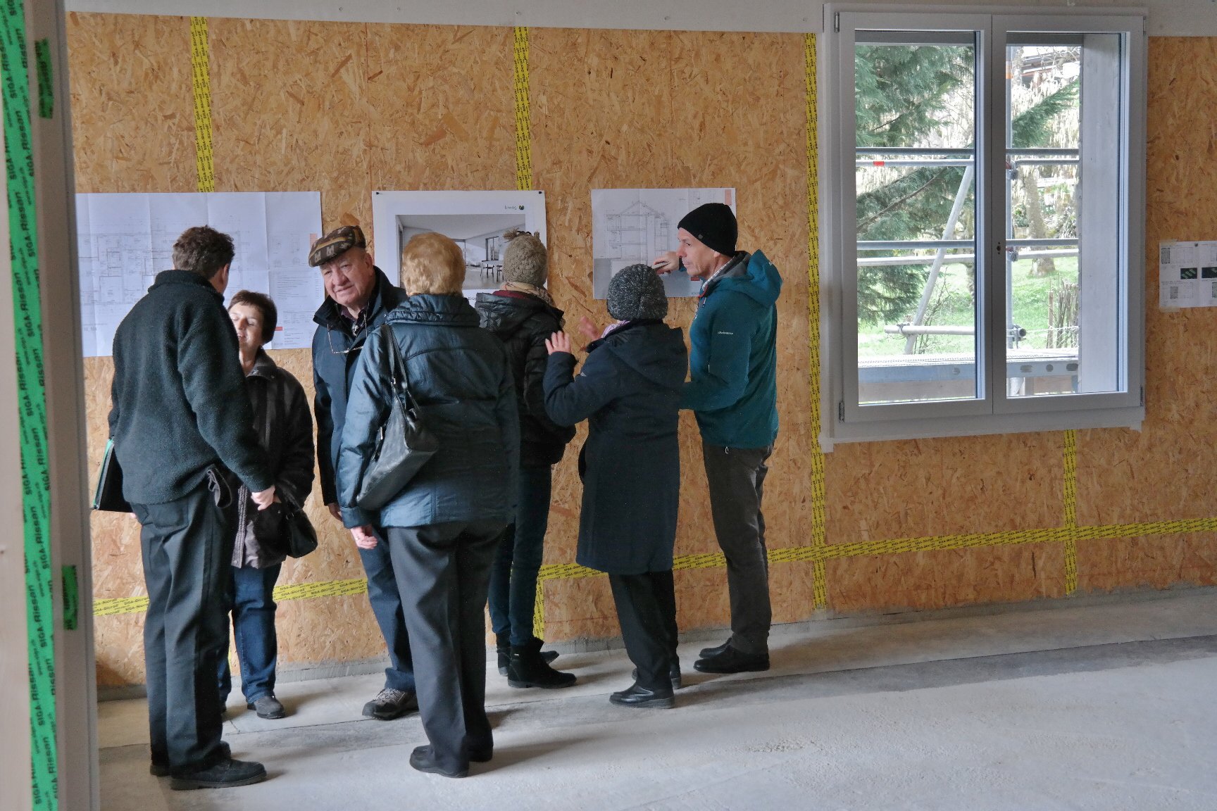 Discussion intéressante avec vue sur le jardin