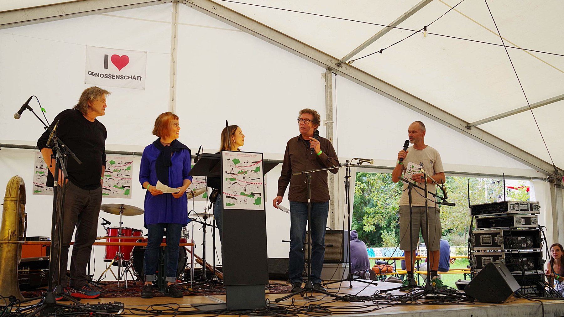 Der biwog Vorstand stellt sich vor (von links nach rechts): Thomas Zahnd, Léa Marmet, Aude Bouimarine, Claude Marbach, Tom Klotz (abwesend: Christoph Kienholz)